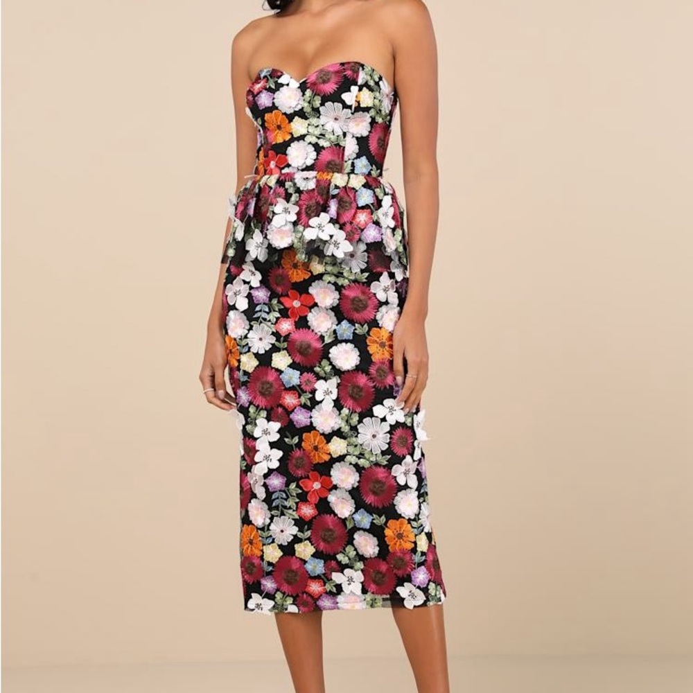 Lulu’s Fabulous Display Black Multi 3D Floral Strapless Midi Dress